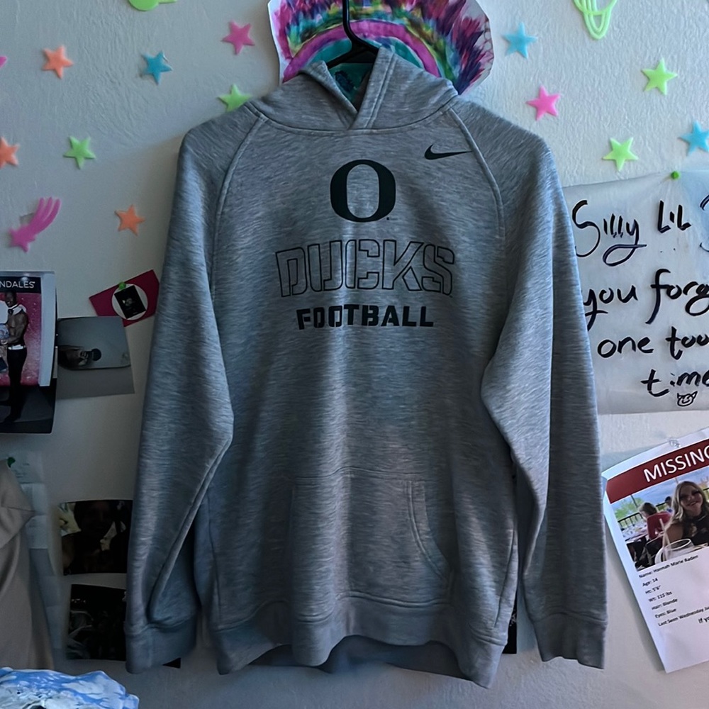 extra large boys hoodie, oregon ducks football, good quality.